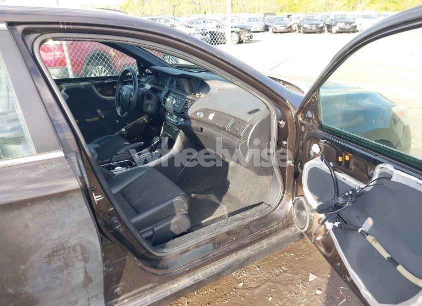 Photo 5 of 2016 Honda Accord SPORT (VIN 1HGCR2F54GA037785)