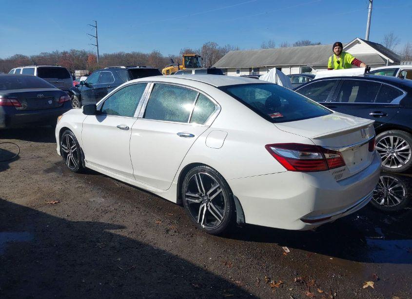 Photo 3 of 2016 Honda Accord SPORT (VIN 1HGCR2F54GA047717)