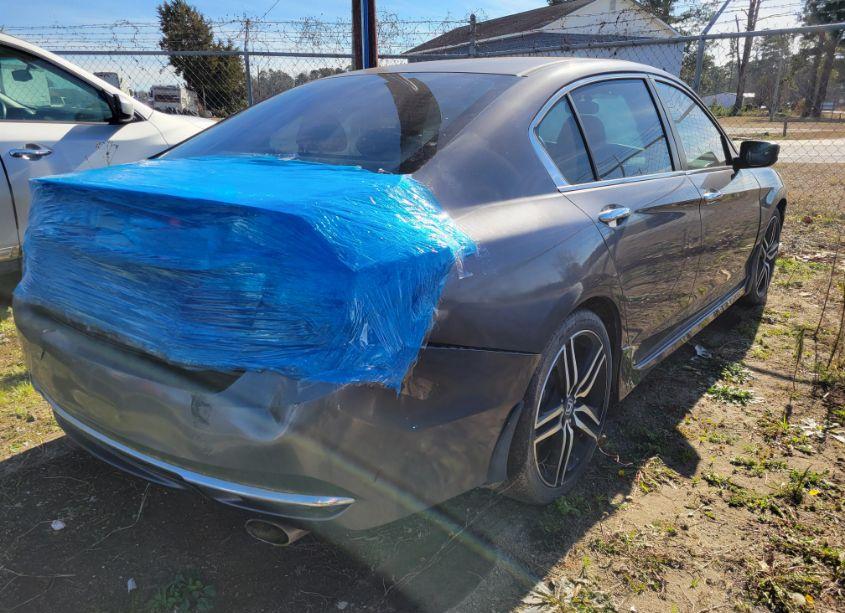 Photo 4 of 2016 Honda Accord (VIN 1HGCR2F54GA135408)