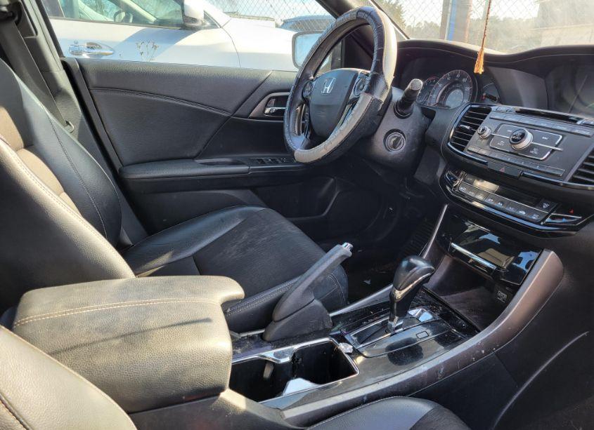 Photo 5 of 2016 Honda Accord (VIN 1HGCR2F54GA135408)