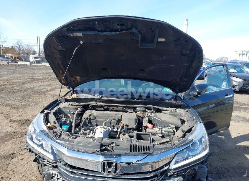 Photo 10 of 2016 Honda Accord SPORT (VIN 1HGCR2F54GA136865)