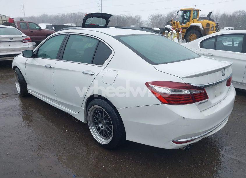 Photo 3 of 2016 Honda Accord SPORT (VIN 1HGCR2F54GA230907)