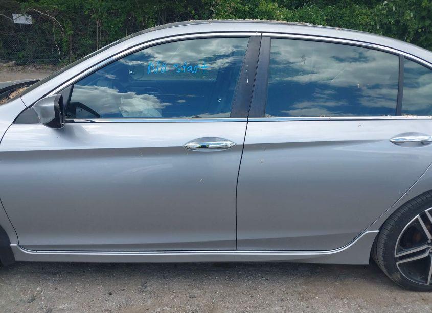 Photo 14 of 2017 Honda Accord SPORT (VIN 1HGCR2F54HA001824)