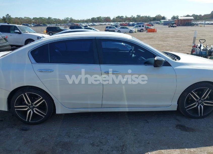 Photo 13 of 2017 Honda Accord SPORT (VIN 1HGCR2F54HA037786)