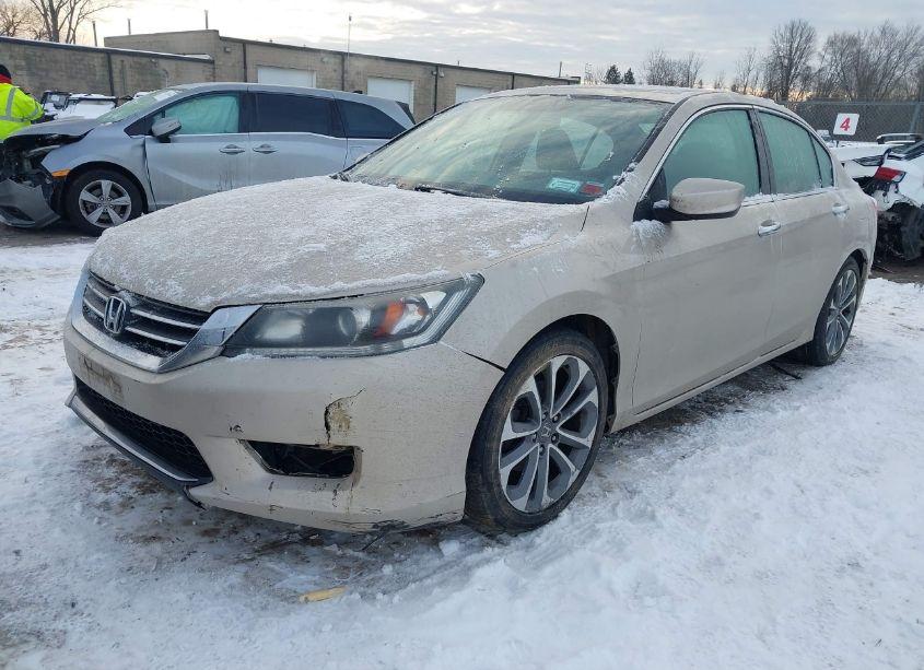 Photo 2 of 2013 Honda Accord SPORT (VIN 1HGCR2F55DA233424)