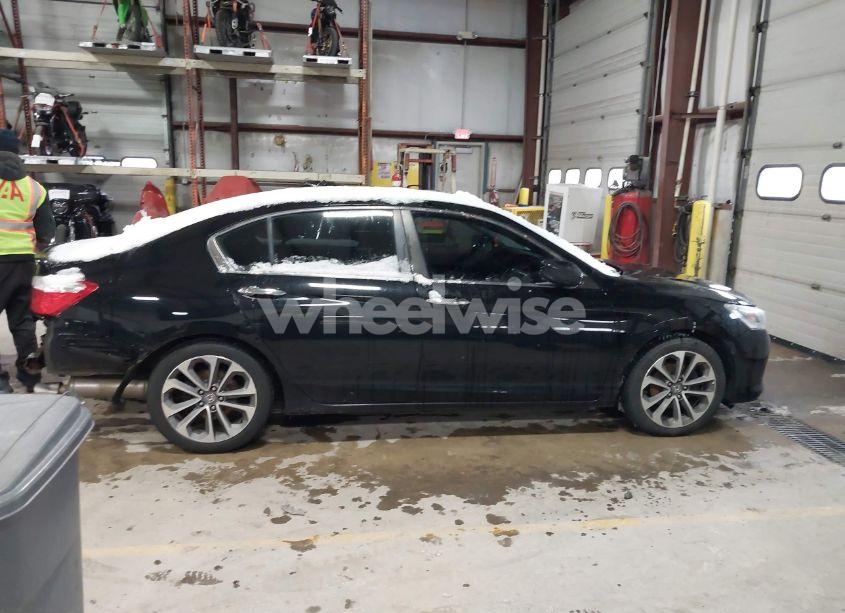 Photo 13 of 2015 Honda Accord SPORT (VIN 1HGCR2F55FA003949)