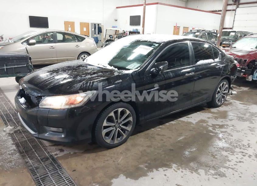 Photo 2 of 2015 Honda Accord SPORT (VIN 1HGCR2F55FA003949)
