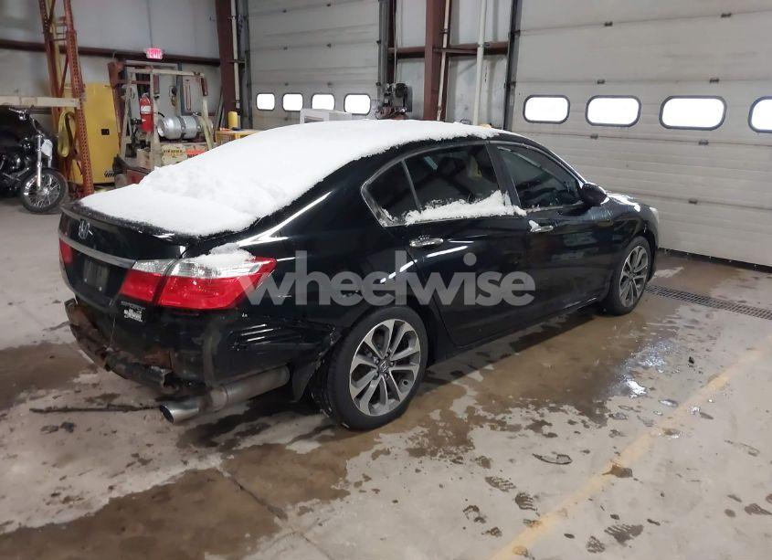 Photo 4 of 2015 Honda Accord SPORT (VIN 1HGCR2F55FA003949)
