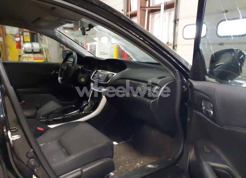 Photo 5 of 2015 Honda Accord SPORT (VIN 1HGCR2F55FA003949)