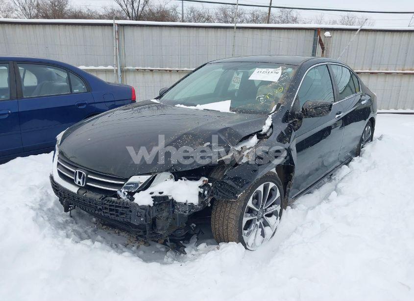 Photo 2 of 2015 Honda Accord SPORT (VIN 1HGCR2F55FA019259)