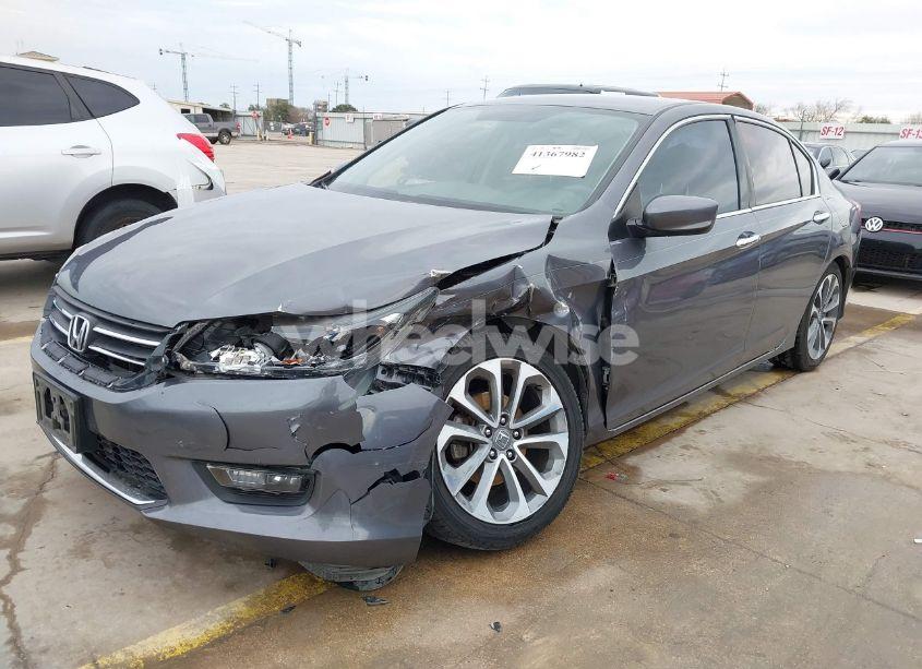 Photo 2 of 2015 Honda Accord SPORT (VIN 1HGCR2F55FA082023)