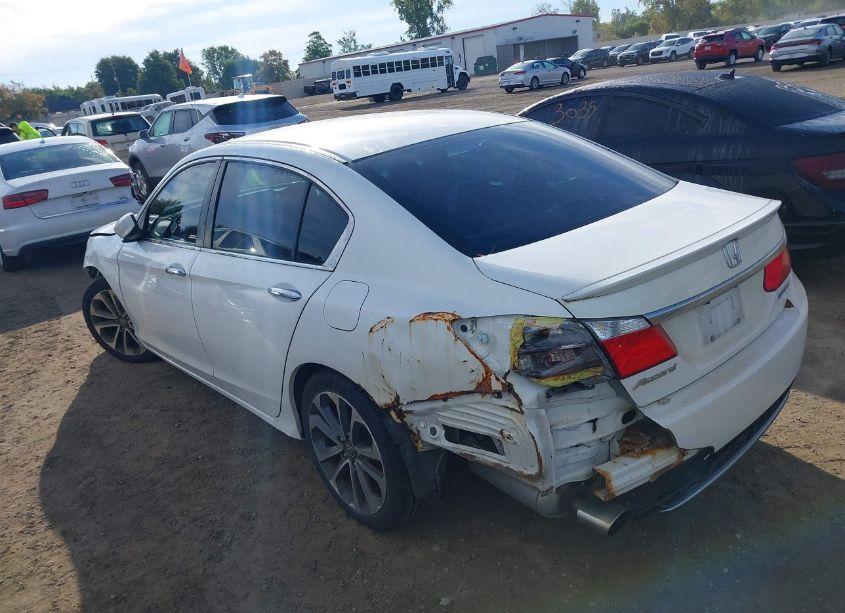 Photo 3 of 2015 Honda Accord SPORT (VIN 1HGCR2F55FA091739)