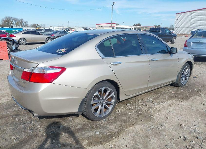 Photo 4 of 2015 Honda Accord SPORT (VIN 1HGCR2F55FA100732)