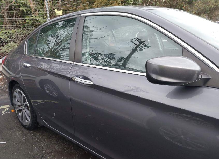 Photo 13 of 2015 Honda Accord SPORT (VIN 1HGCR2F55FA106630)