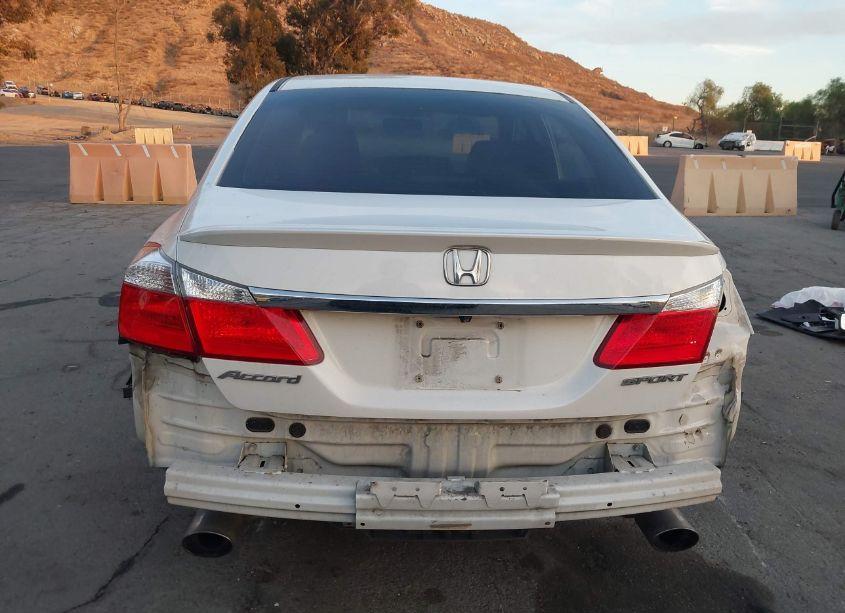 Photo 17 of 2015 Honda Accord SPORT (VIN 1HGCR2F55FA115831)