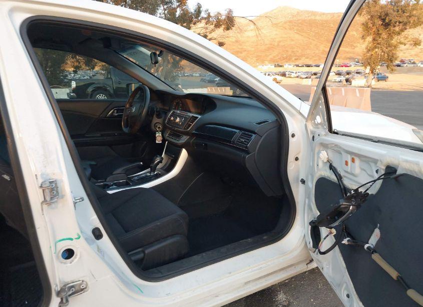 Photo 5 of 2015 Honda Accord SPORT (VIN 1HGCR2F55FA115831)