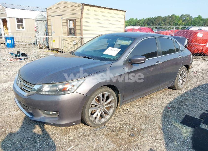 Photo 2 of 2015 Honda Accord SPORT (VIN 1HGCR2F55FA128921)