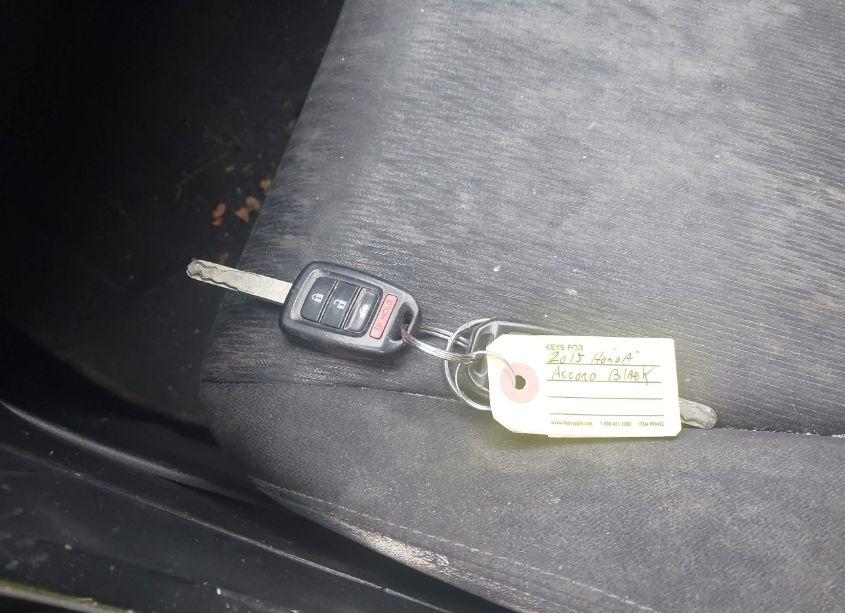 Photo 11 of 2015 Honda Accord SPORT (VIN 1HGCR2F55FA267303)