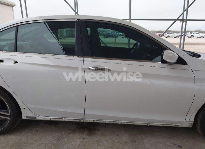 Photo 14 of 2016 Honda Accord SPORT (VIN 1HGCR2F55GA198694)