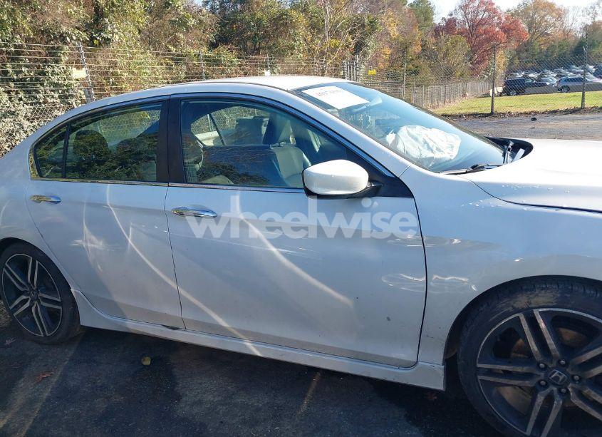 Photo 13 of 2017 Honda Accord SPORT (VIN 1HGCR2F55HA005123)