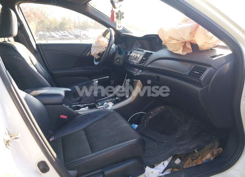 Photo 5 of 2017 Honda Accord SPORT (VIN 1HGCR2F55HA005123)