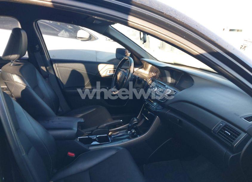 Photo 5 of 2017 Honda Accord SPORT (VIN 1HGCR2F55HA022763)