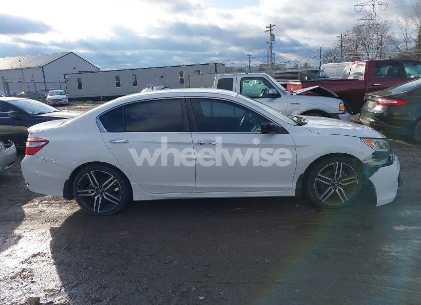 Photo 13 of 2017 Honda Accord SPORT (VIN 1HGCR2F55HA031351)
