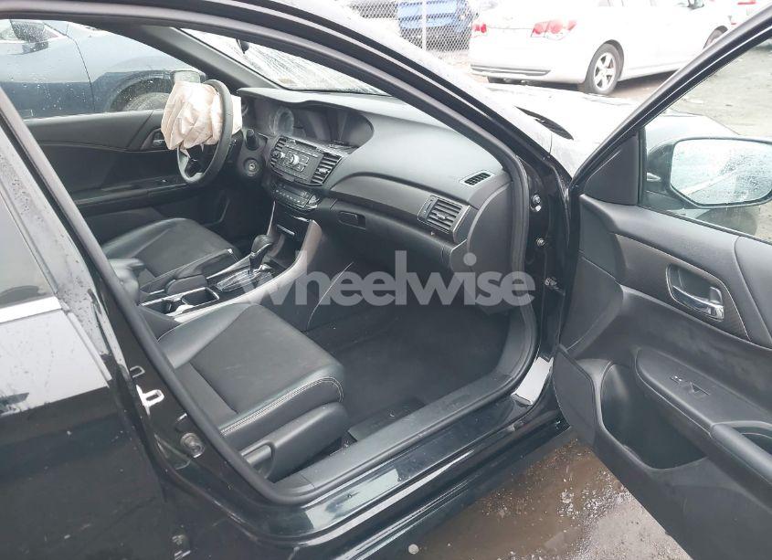 Photo 5 of 2017 Honda Accord SPORT (VIN 1HGCR2F55HA201403)