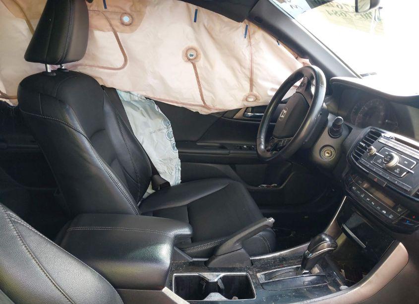 Photo 5 of 2017 Honda Accord SPORT (VIN 1HGCR2F55HA201935)