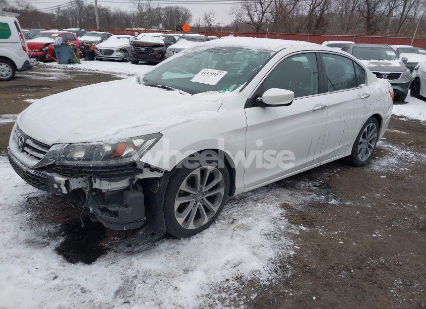 Photo 2 of 2013 Honda Accord SPORT (VIN 1HGCR2F56DA179339)
