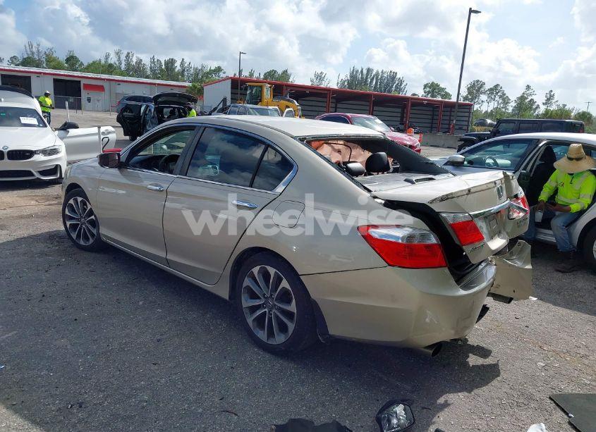 Photo 3 of 2014 Honda Accord SPORT (VIN 1HGCR2F56EA241517)