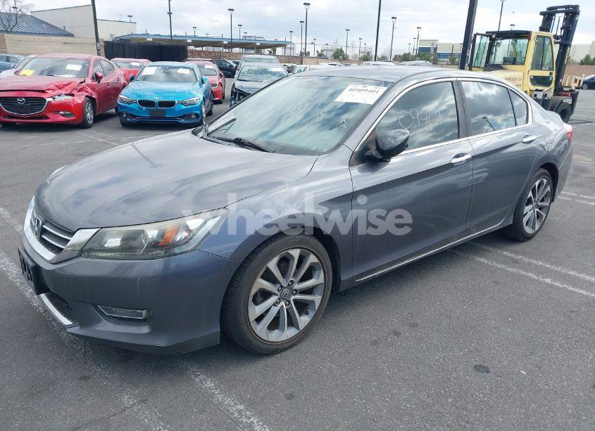 Photo 2 of 2015 Honda Accord SPORT (VIN 1HGCR2F56FA004429)