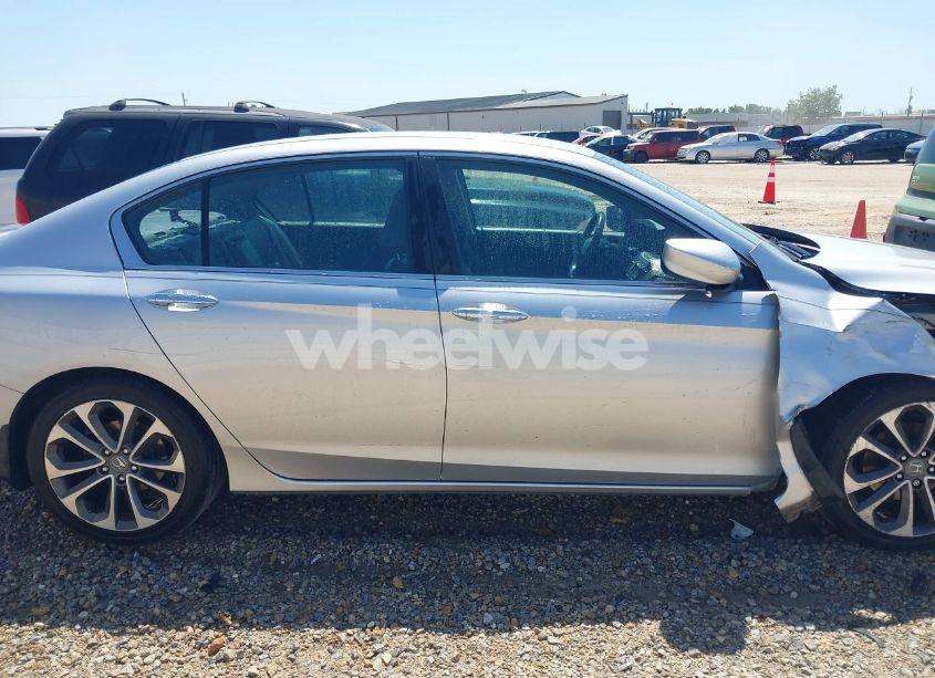 Photo 12 of 2015 Honda Accord SPORT (VIN 1HGCR2F56FA018122)