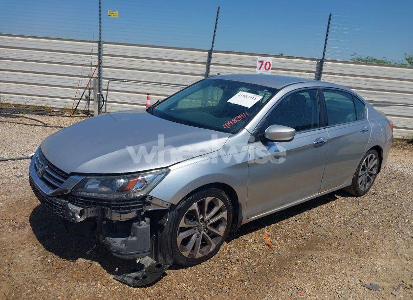 Photo 2 of 2015 Honda Accord SPORT (VIN 1HGCR2F56FA018122)
