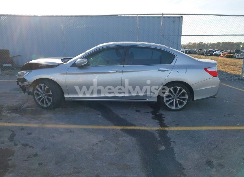 Photo 13 of 2015 Honda Accord SPORT (VIN 1HGCR2F56FA030884)