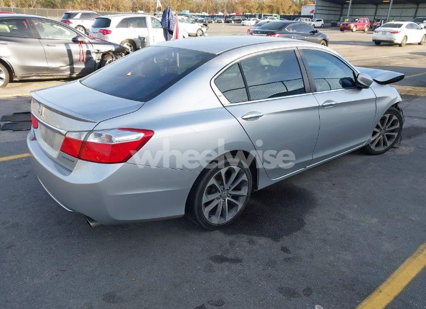 Photo 4 of 2015 Honda Accord SPORT (VIN 1HGCR2F56FA030884)