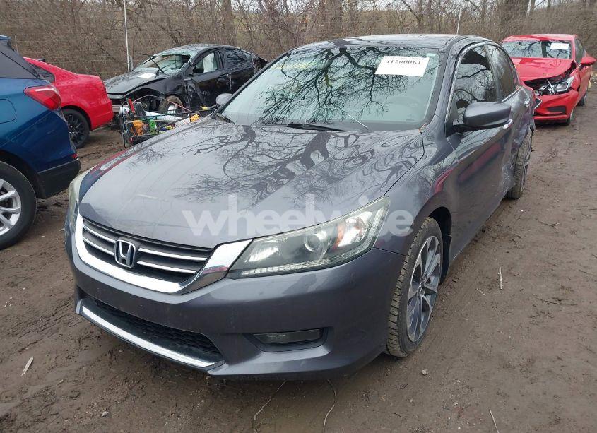 Photo 2 of 2015 Honda Accord SPORT (VIN 1HGCR2F56FA117295)