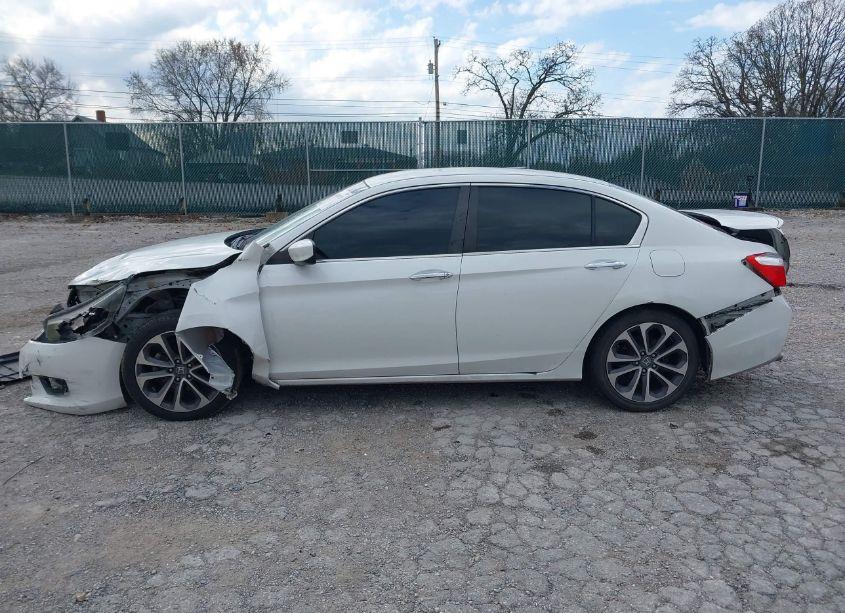 Photo 15 of 2015 Honda Accord SPORT (VIN 1HGCR2F56FA130662)