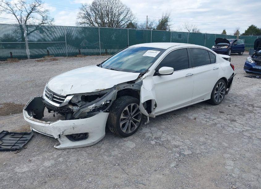 Photo 2 of 2015 Honda Accord SPORT (VIN 1HGCR2F56FA130662)