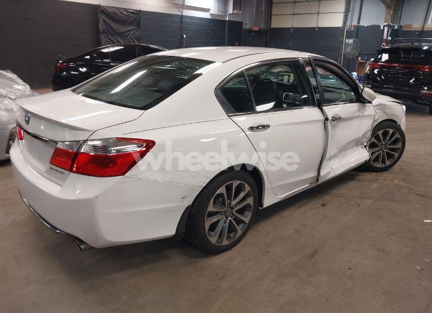 Photo 4 of 2015 Honda Accord SPORT (VIN 1HGCR2F56FA149325)