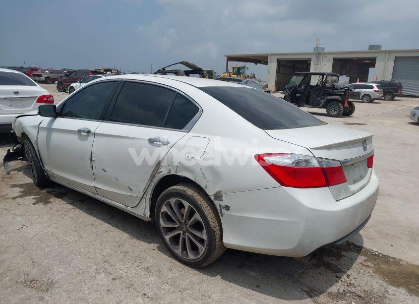 Photo 3 of 2015 Honda Accord SPORT (VIN 1HGCR2F56FA243785)