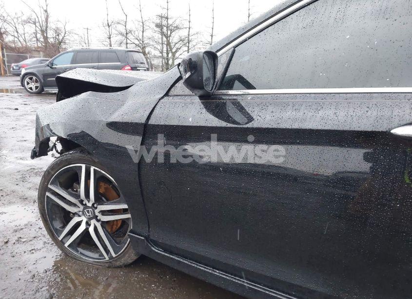 Photo 12 of 2016 Honda Accord SPORT (VIN 1HGCR2F56GA083828)