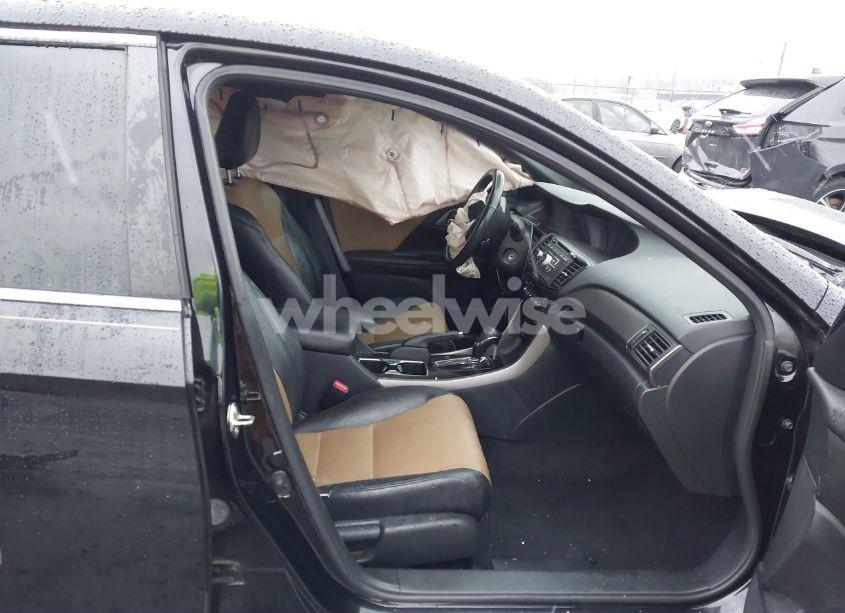 Photo 5 of 2016 Honda Accord SPORT (VIN 1HGCR2F56GA083828)