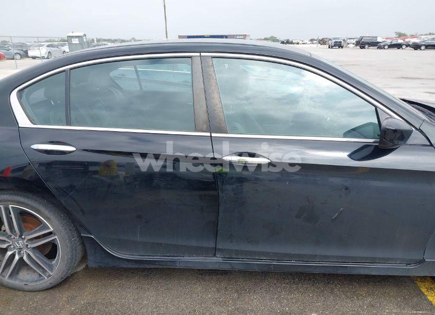 Photo 13 of 2016 Honda Accord SPORT (VIN 1HGCR2F56GA129934)