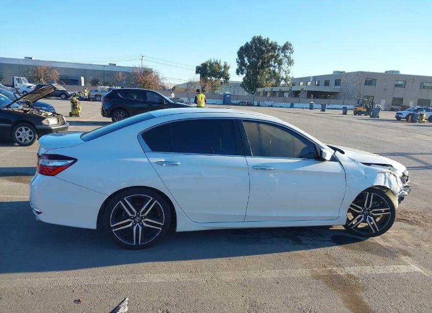 Photo 13 of 2016 Honda Accord SPORT (VIN 1HGCR2F56GA158852)