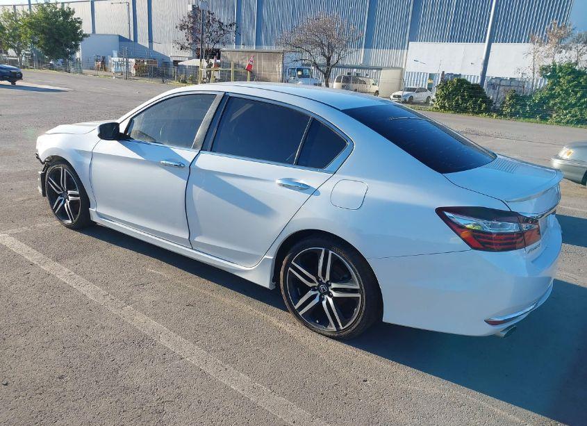 Photo 3 of 2016 Honda Accord SPORT (VIN 1HGCR2F56GA158852)