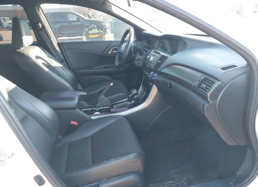 Photo 5 of 2016 Honda Accord SPORT (VIN 1HGCR2F56GA158852)