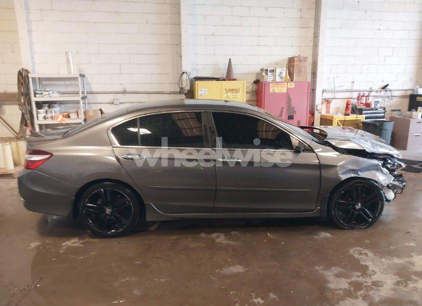 Photo 13 of 2016 Honda Accord SPORT (VIN 1HGCR2F56GA192029)