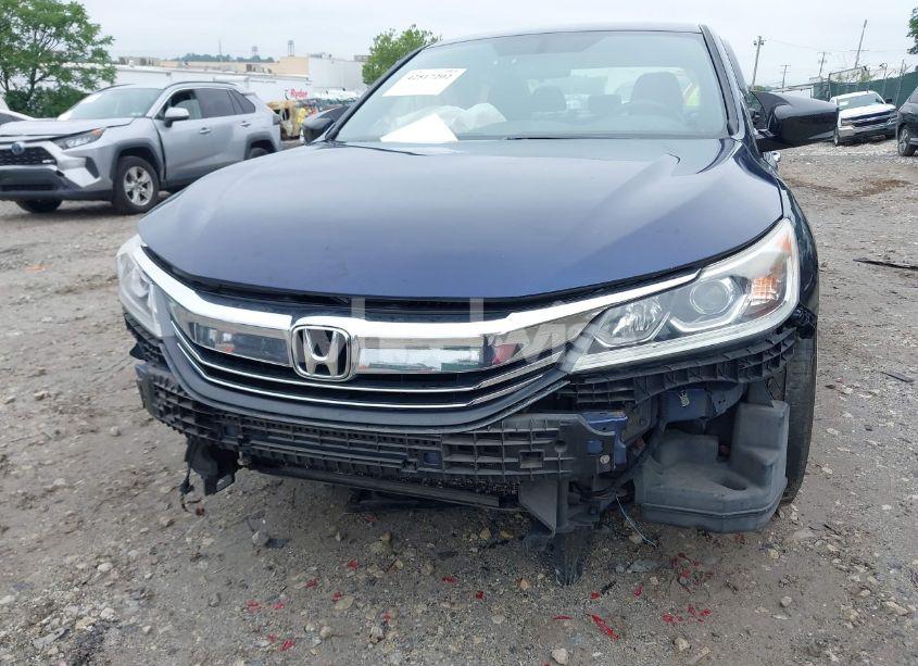 Photo 16 of 2017 Honda Accord SPORT (VIN 1HGCR2F56HA031777)