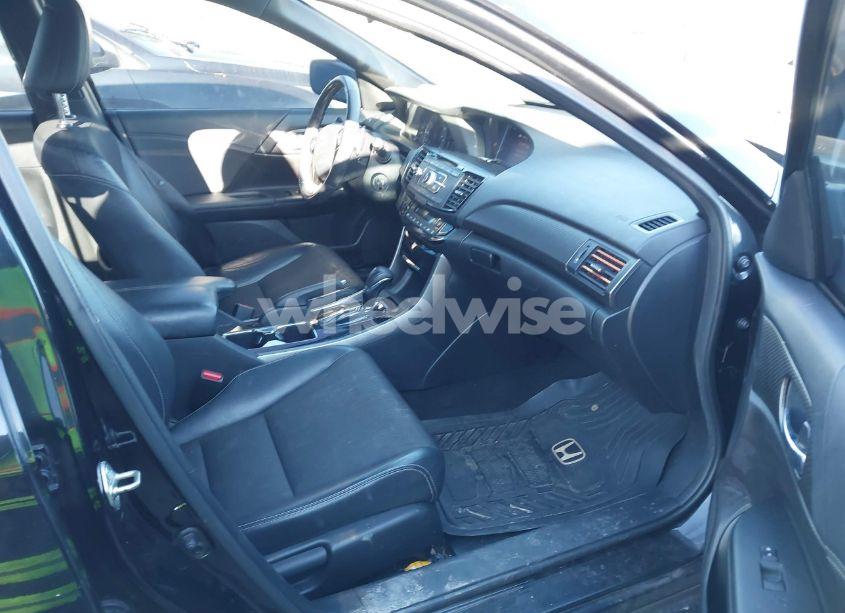 Photo 5 of 2017 Honda Accord SPORT (VIN 1HGCR2F56HA164328)